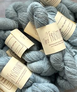 Håndspundet lyseblåt hæklegarn /  strikkegarn, 100% alpakauld